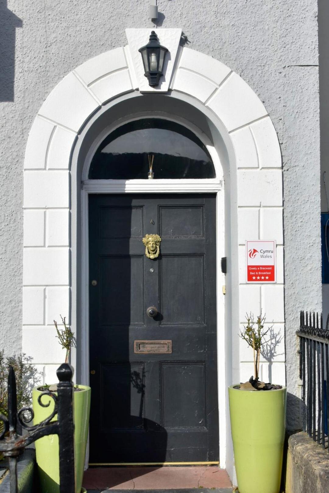 Hotel Eaton House Pembroke Exterior foto